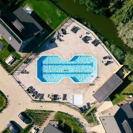 Chalet 556 Op Recreatiepark De Wielen シント・マールテン エクステリア 写真