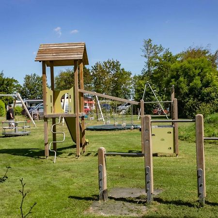 Chalet 556 Op Recreatiepark De Wielen シント・マールテン エクステリア 写真