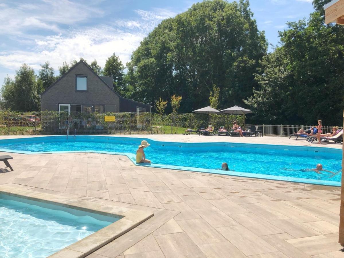 Chalet 556 Op Recreatiepark De Wielen シント・マールテン エクステリア 写真