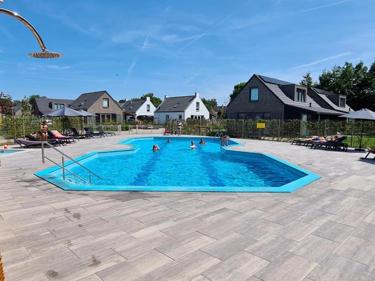 Chalet 556 Op Recreatiepark De Wielen シント・マールテン エクステリア 写真